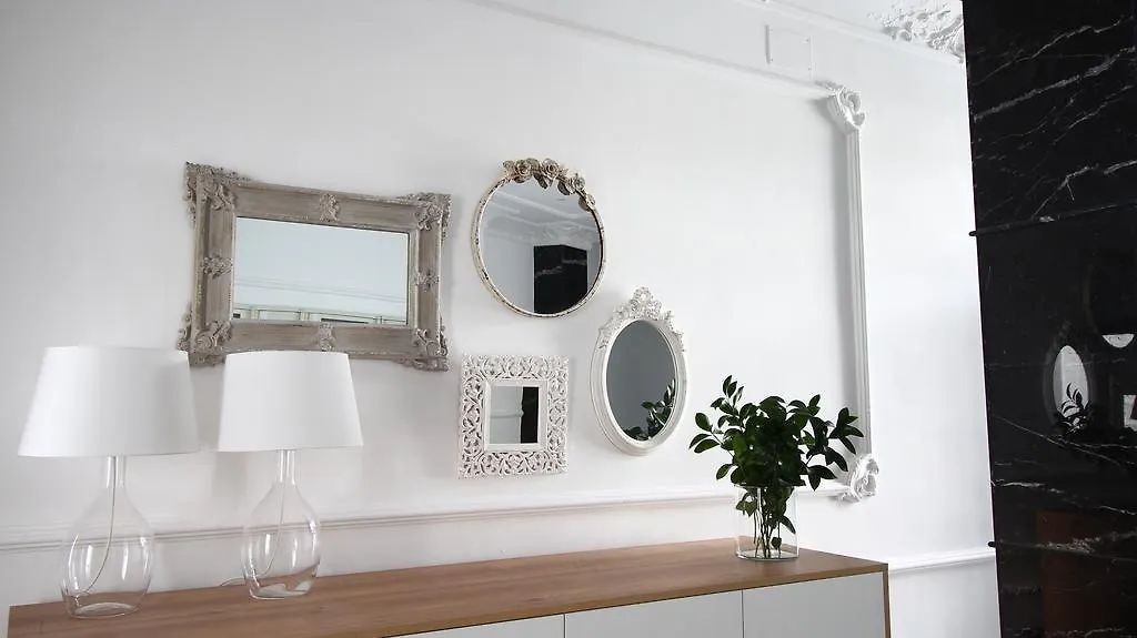 Apartamentos Plaza Constitucion - Larios Malaga Apartament