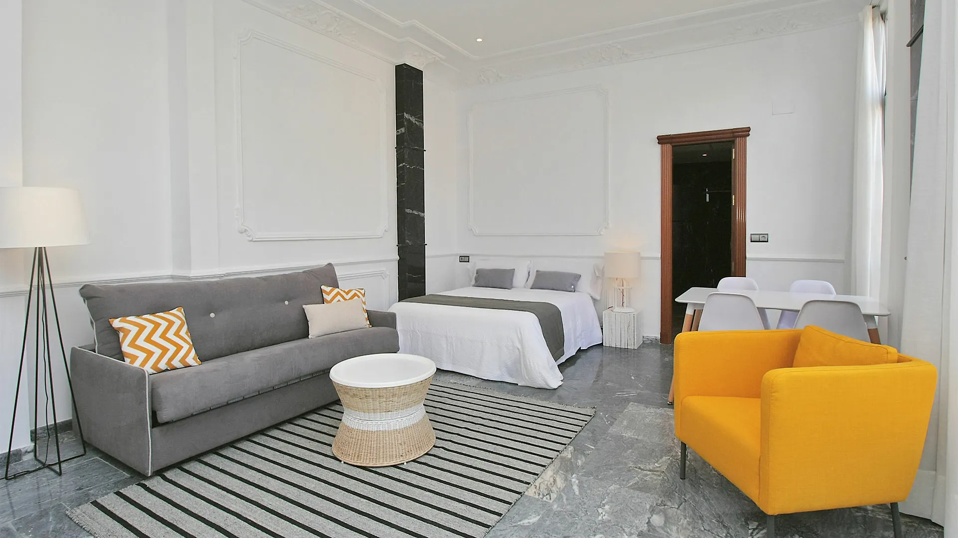 Apartamentos Plaza Constitucion - Larios Malaga 0*,  Hiszpania