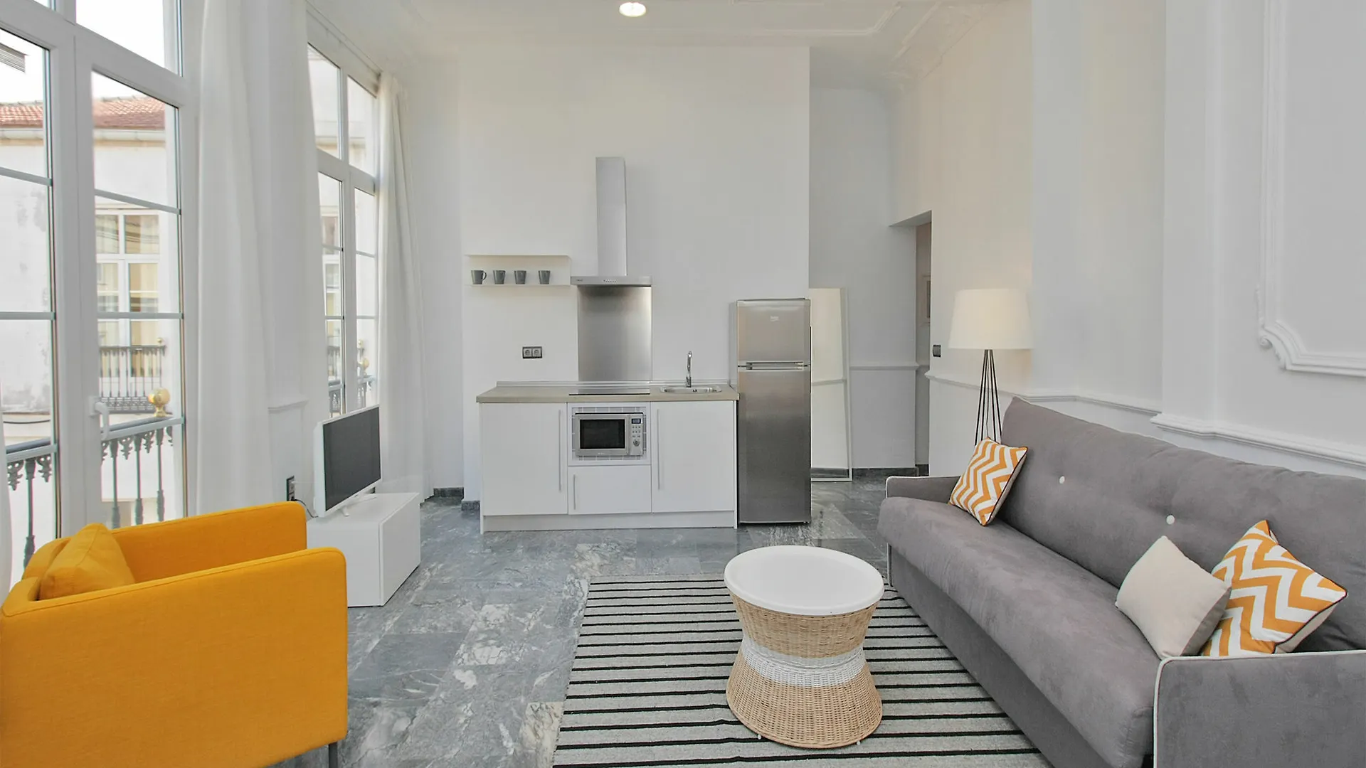 Apartamentos Plaza Constitucion - Larios Malaga Apartament